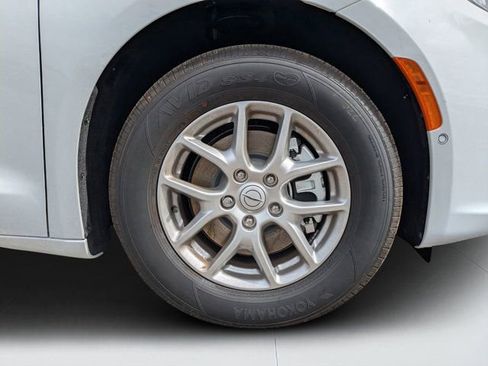 New 2026 Chrysler Pacifica Select FWD image 10
