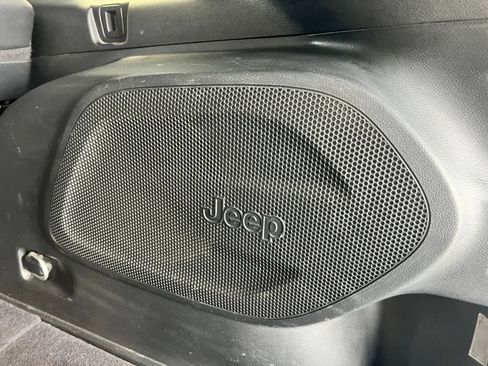 Used 2020 Jeep Cherokee Limited AWD/4WD image 20