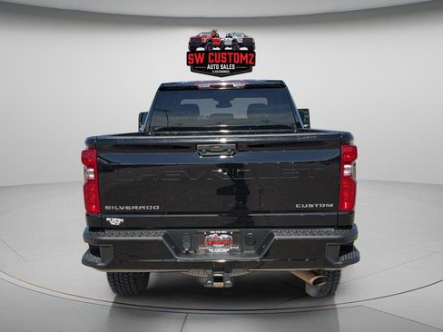 Used 2024 Chevrolet Silverado 2500 Custom w/ Custom Convenience Package AWD/4WD image 5