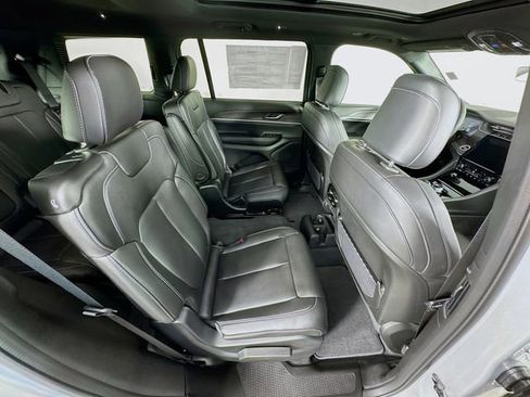 New 2025 Jeep Grand Cherokee L Limited w/ Trailer Tow Package image 32