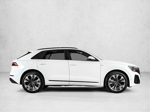 Certified 2025 Audi Q8 Premium Plus w/ Premium Plus Package image 4