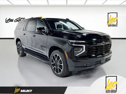 Used 2026 Chevrolet Suburban RST w/ Comfort Package AWD/4WD image 3