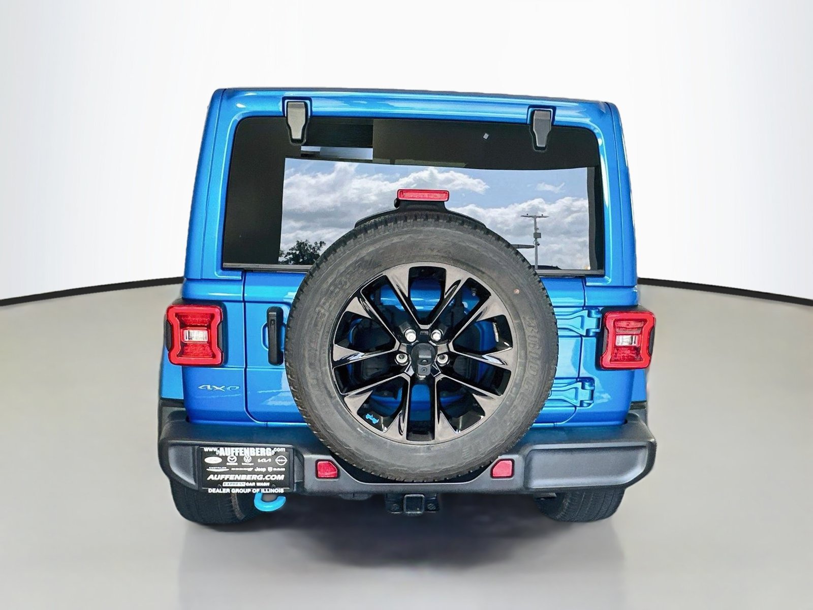 Used 2022 Jeep Wrangler Unlimited Sahara w/ Cold Weather Group AWD/4WD image 6