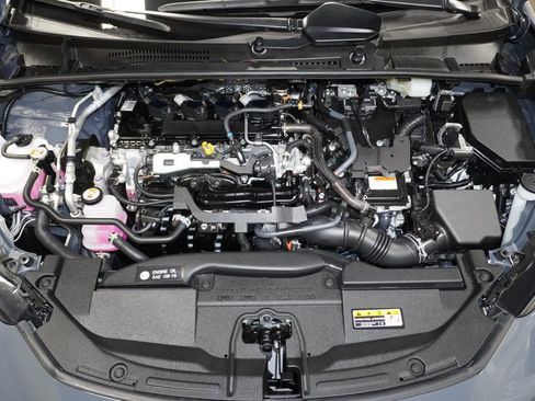 Used 2025 Toyota Prius LE image 11