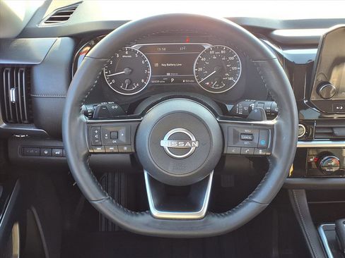 Used 2023 Nissan Pathfinder SL image 19