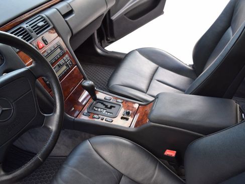 Used 1998 Mercedes-Benz E 320 Sedan image 39