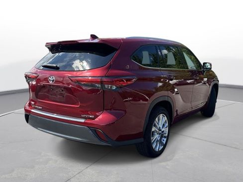 Used 2021 Toyota Highlander Limited FWD image 6