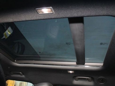 New 2026 Land Rover Defender 130 X-Dynamic SE image 22