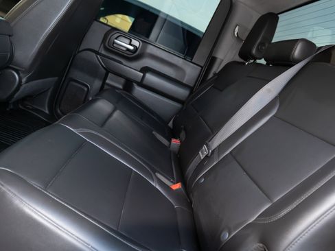 Used 2020 GMC Sierra 3500 4x4 Crew Cab w/ Gooseneck/5TH Wheel Package image 12