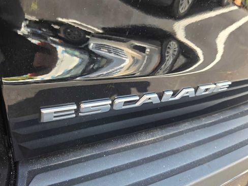 Used 2020 Cadillac Escalade Luxury AWD/4WD image 17