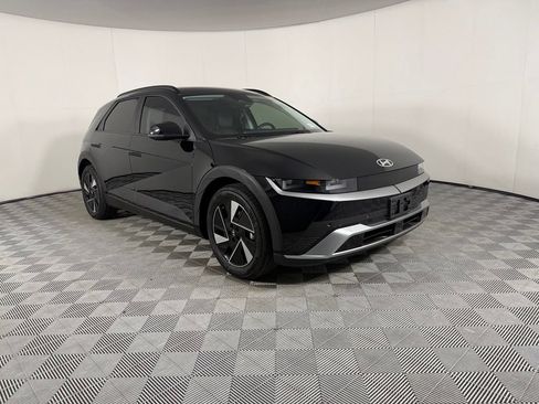 Used 2025 Hyundai Ioniq 5 SEL RWD image 4