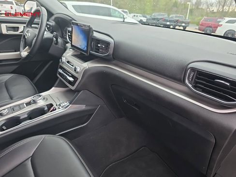 Used 2022 Ford Explorer XLT w/ Equipment Group 202A image 24