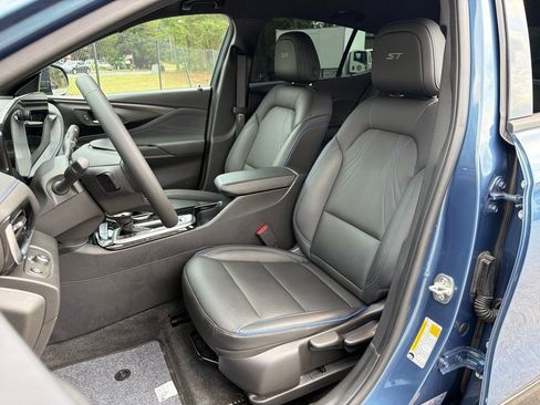 Used 2024 Buick Envista Sport Touring FWD image 18
