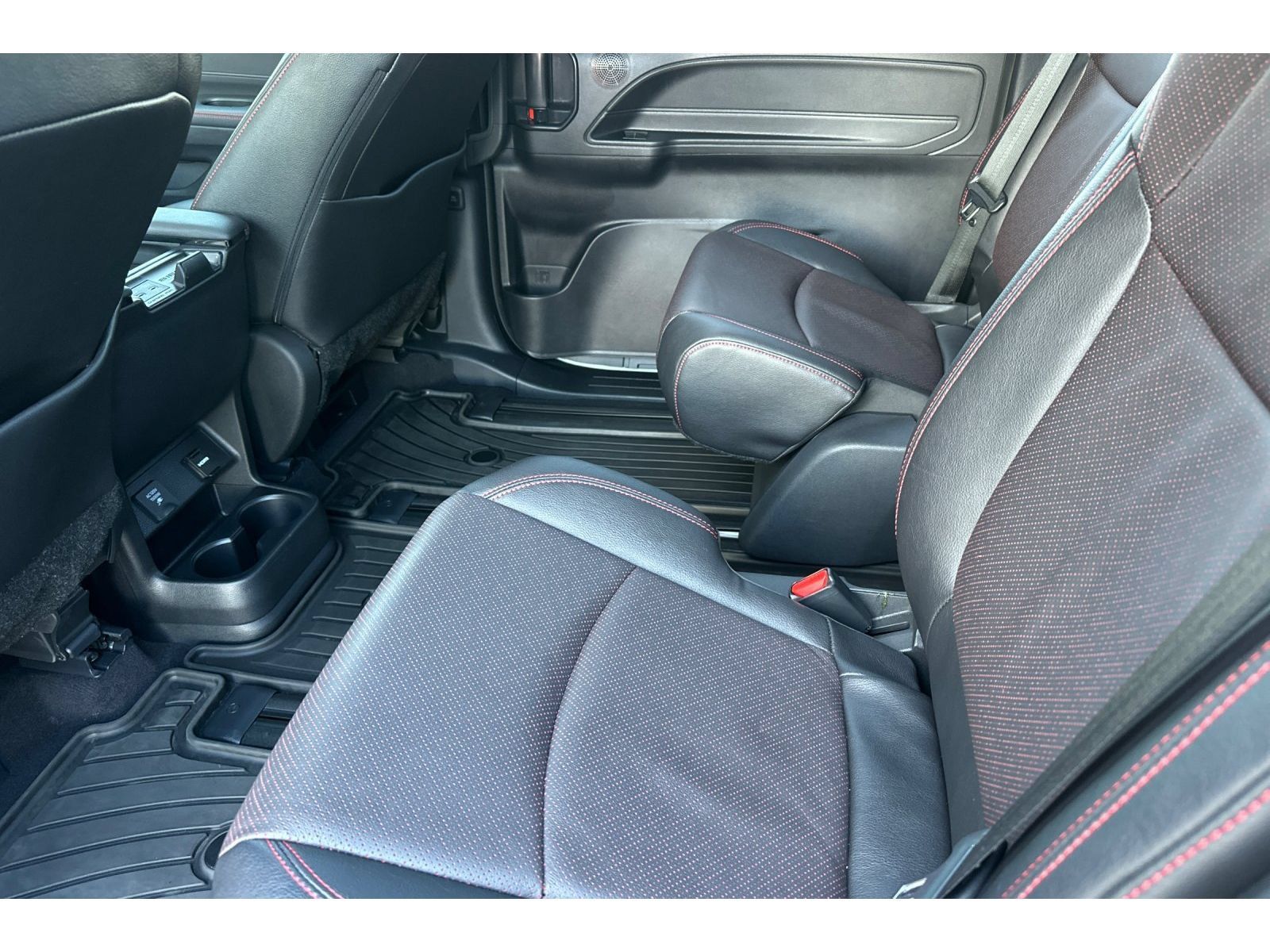 Used 2025 Toyota Sienna XSE w/ XSE Premium Package AWD/4WD image 13