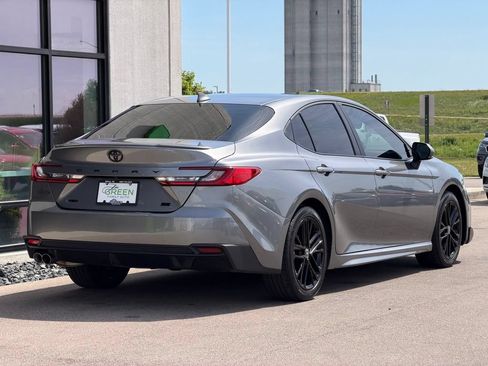 Used 2026 Toyota Camry SE FWD image 5