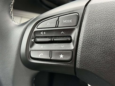 Certified 2023 Hyundai Venue SEL w/ Cargo Package image 17