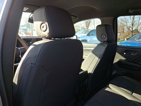 Used 2024 Chevrolet Colorado Z71 w/ Z71 Convenience Package 2 image 21