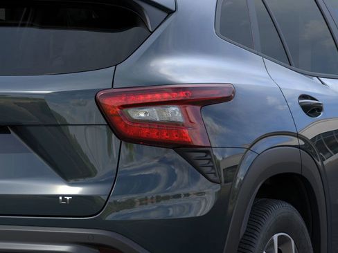 New 2025 Chevrolet Trax LT w/ Driver Confidence Package image 35