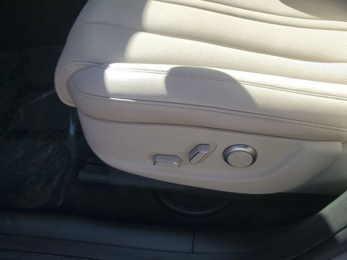 Used 2025 Genesis GV80 2.5T Select image 24