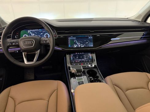 Used 2025 Audi Q7 2.0T Premium w/ Convenience Plus Package AWD/4WD image 17
