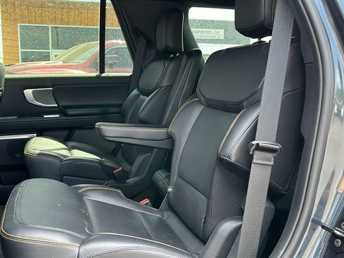Used 2025 Ford Expedition Tremor AWD/4WD image 20