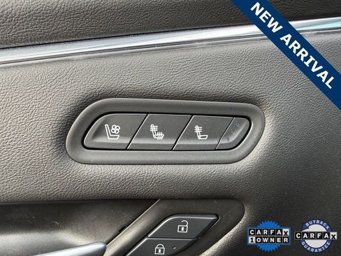 Used 2024 Cadillac Escalade Premium Luxury image 14