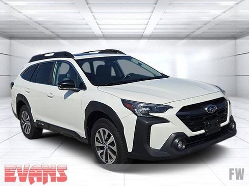 Used 2023 Subaru Outback Premium AWD/4WD image 1