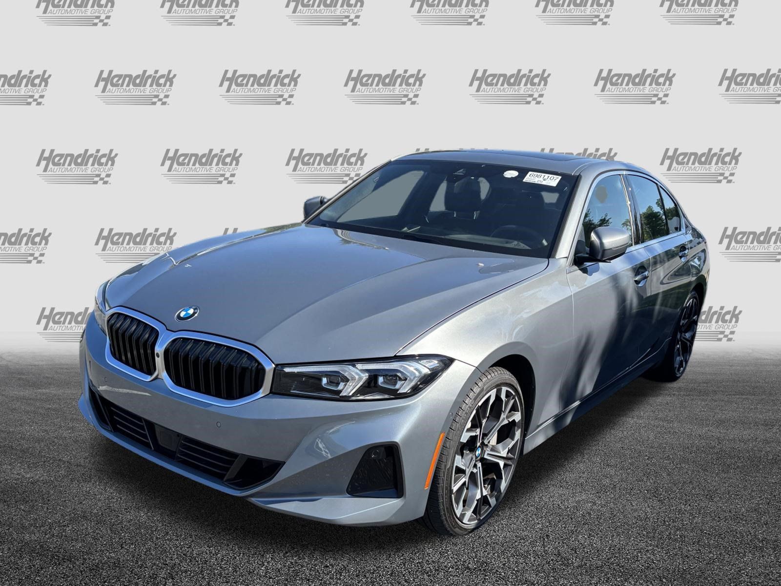 Certified 2025 BMW 330i Sedan RWD image 5