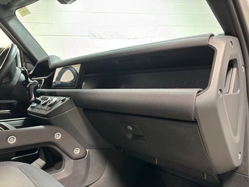 Used 2023 Land Rover Defender 110 X-Dynamic SE image 30