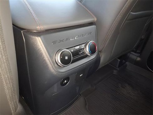 Used 2025 Ford Explorer Active w/ Active Comfort Package image 7