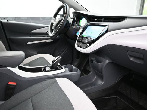 Used 2020 Chevrolet Bolt LT FWD image 25