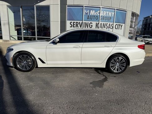 Used 2020 BMW 530i xDrive w/ M Sport Package image 2