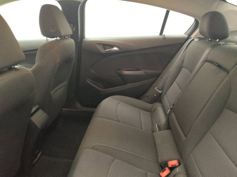 Used 2017 Chevrolet Cruze LT image 18