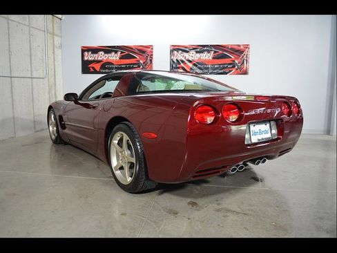 Used 2003 Chevrolet Corvette Coupe w/ Preferred Equipment Group RWD image 5