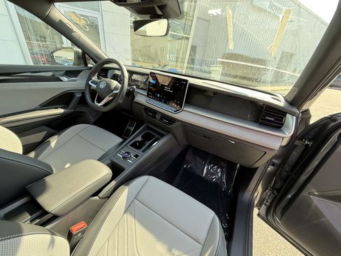 New 2026 Volkswagen Tiguan SE R-Line AWD/4WD image 24