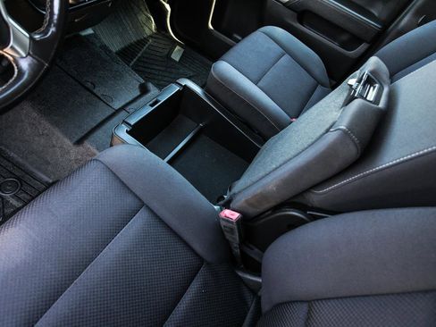 Used 2018 Chevrolet Silverado 1500 LT w/ All Star Edition image 27