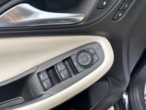 Used 2024 Buick Encore GX Avenir AWD/4WD image 9