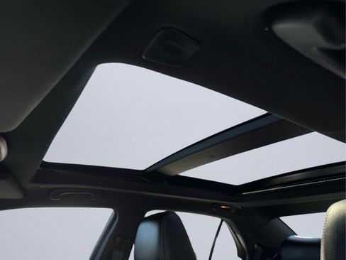 Used 2023 Chrysler 300 S RWD image 15