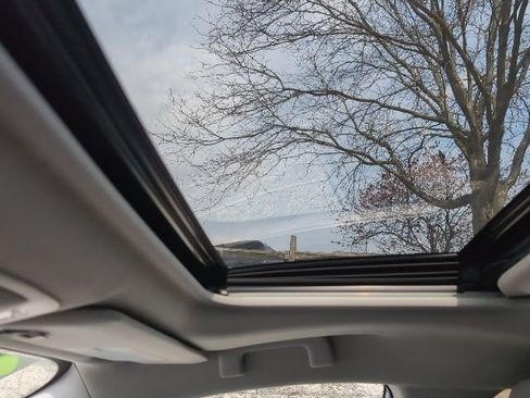 Used 2024 Toyota Sienna LE w/ LE Plus Package image 19