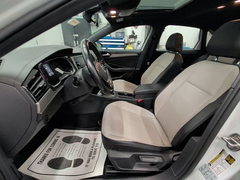 Used 2019 Volkswagen Jetta R-Line FWD image 10