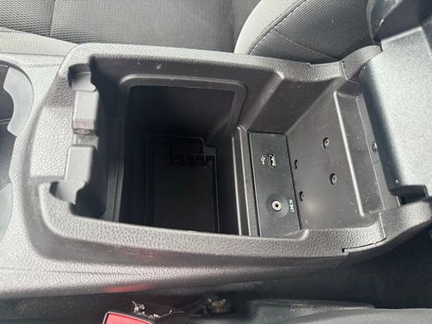Used 2014 Ford Focus SE w/ SE Winter Package FWD image 21