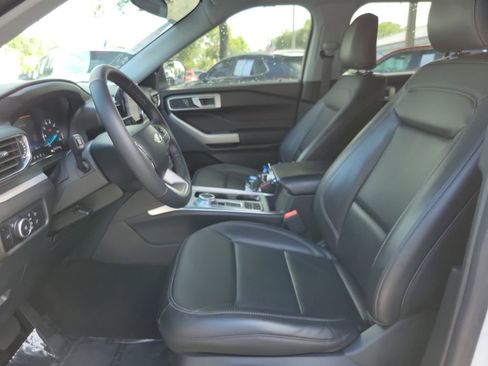 Used 2023 Ford Explorer XLT w/ Equipment Group 202A RWD image 14