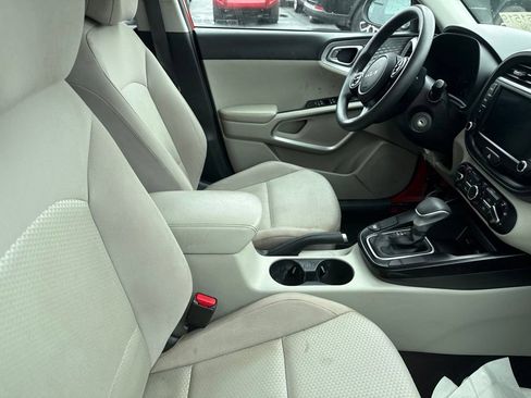 Used 2022 Kia Soul LX FWD image 24