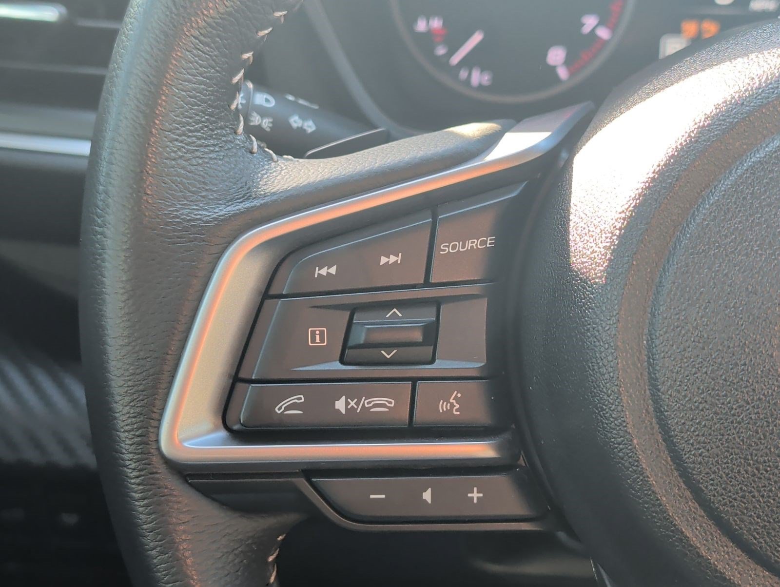 Used 2025 Subaru Ascent Premium AWD/4WD image 14