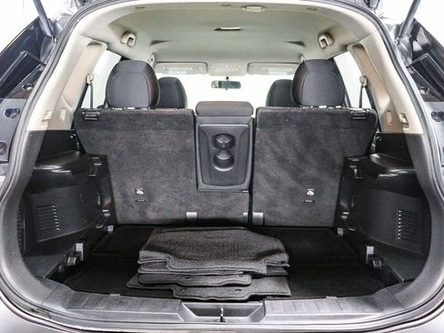 Used 2017 Nissan Rogue S FWD image 25