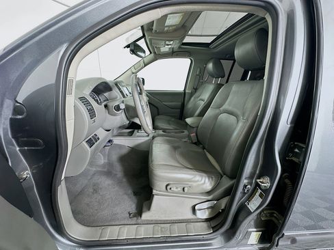Used 2019 Nissan Frontier SL RWD image 13