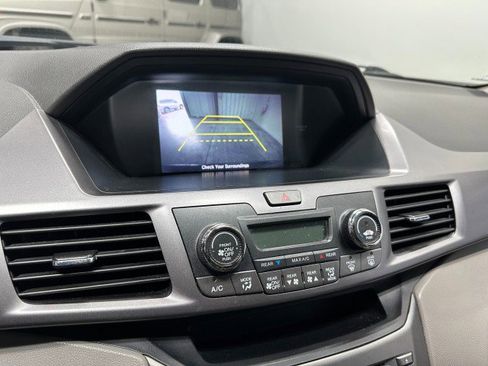 Used 2014 Honda Odyssey LX image 16