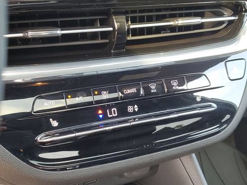 Certified 2024 Buick Envista Avenir FWD image 17