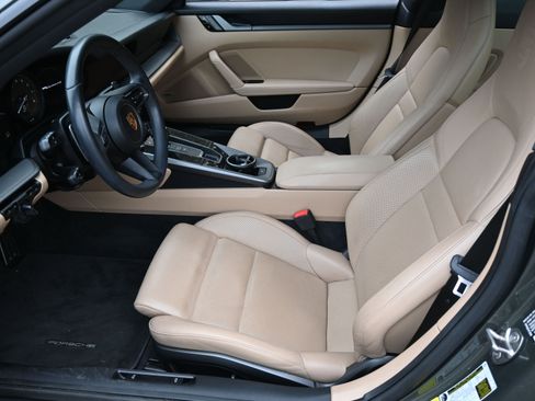 Certified 2021 Porsche 911 Carrera 4S image 5