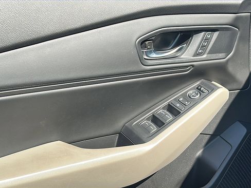 Used 2023 Honda Accord EX-L image 16